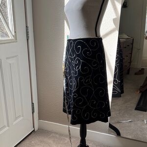 SNAK Black velvet A-Line Skirt with Swirl Design 2